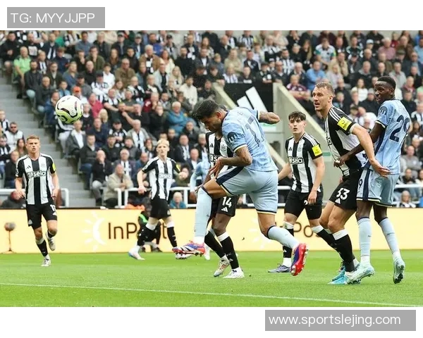 英超激战：里昂大胜尤文图斯乌龙球引发争议与热议